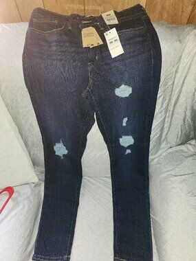 Levis